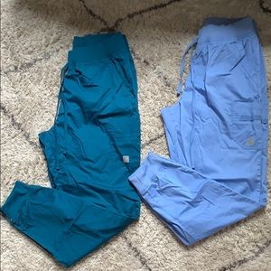 2 pair jogger scrub pants